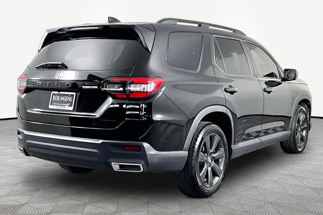 Used 2024 Honda Pilot Sport image 6