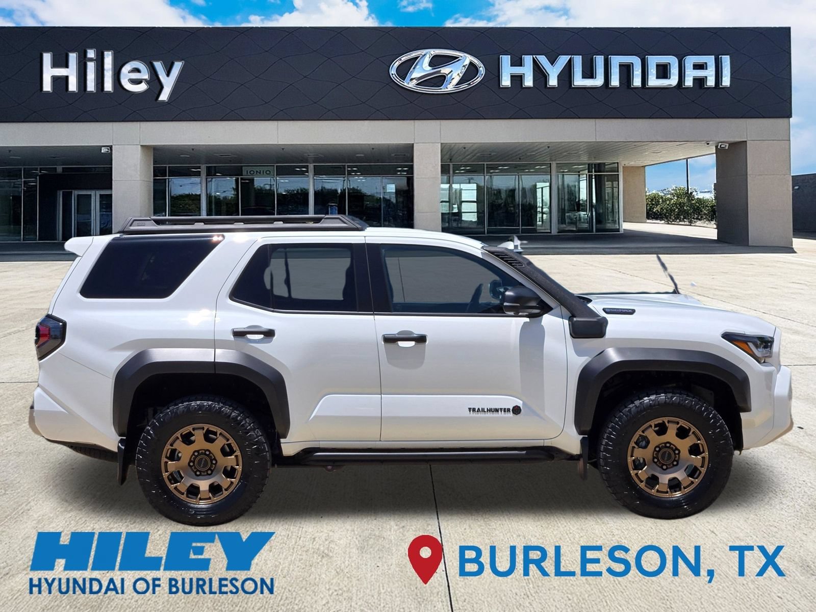 Used 2025 Toyota 4Runner Trailhunter AWD/4WD image 3