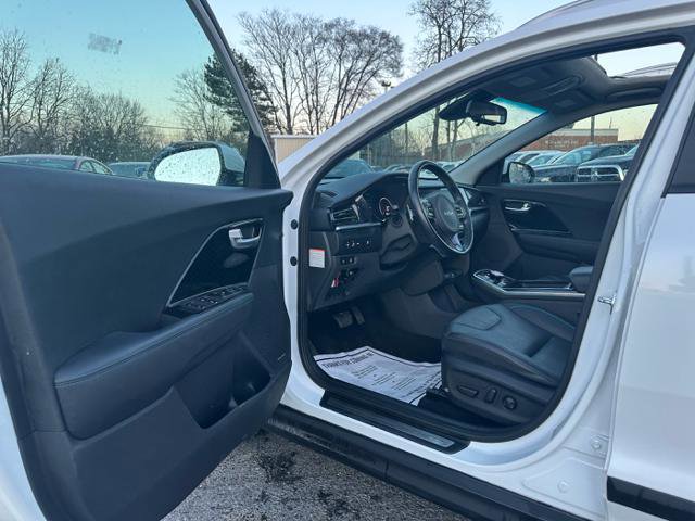 Used 2022 Kia Niro EX Premium w/ Cold Weather Package image 12