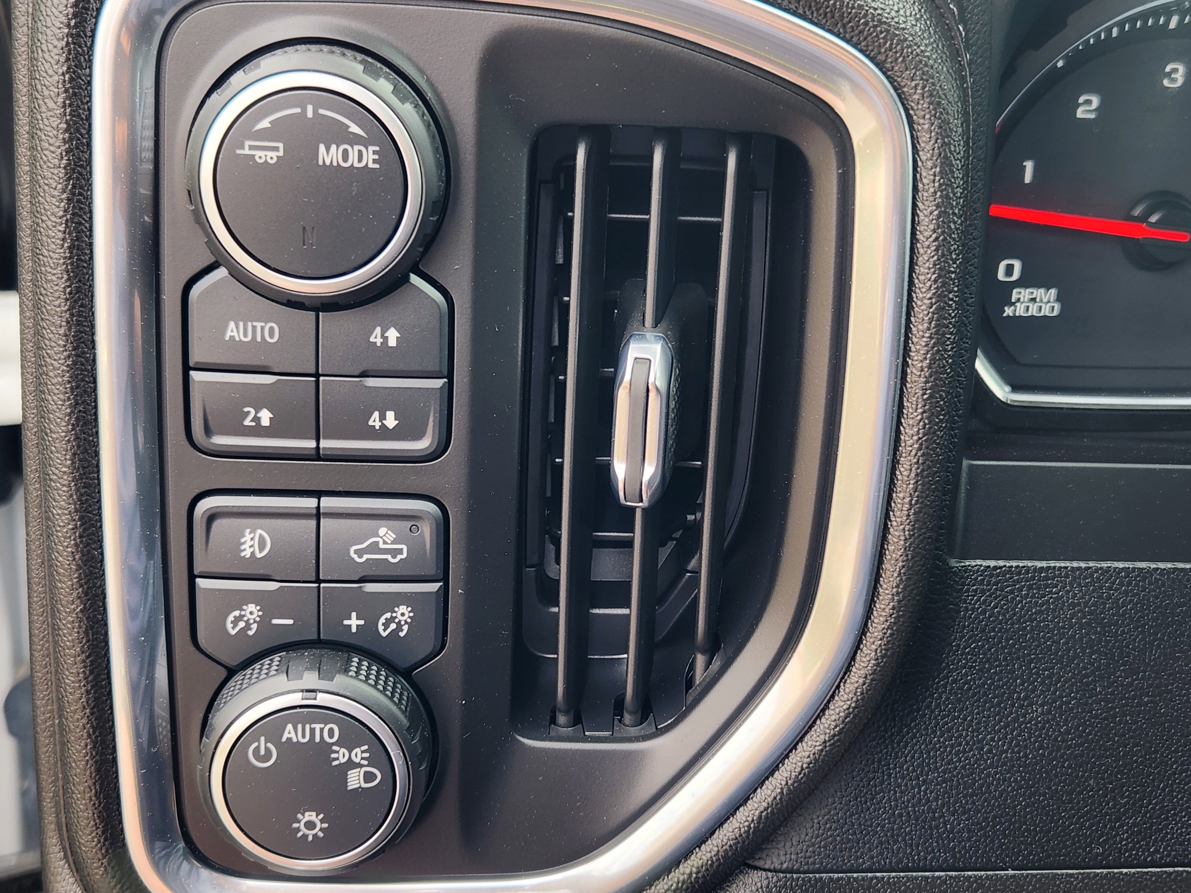 Used 2022 Chevrolet Silverado 3500 LT w/ Convenience Package image 26