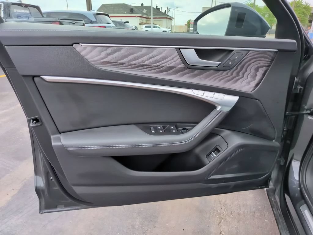 Used 2025 Audi A6 Premium Plus w/ Premium Plus Package AWD/4WD image 16