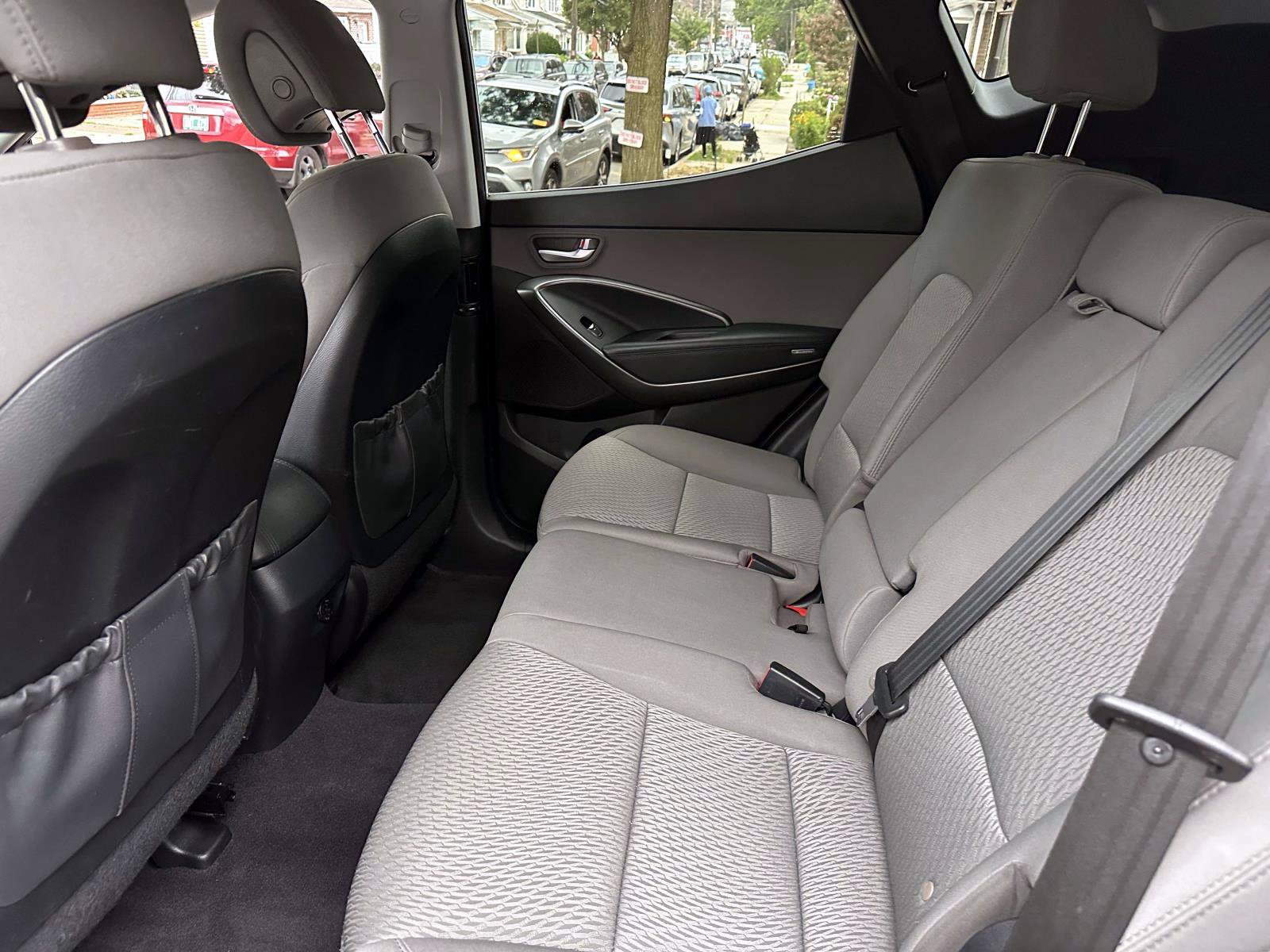Used 2017 Hyundai Santa Fe Sport FWD image 17