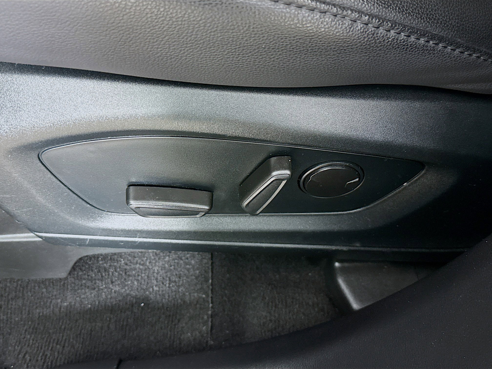 Used 2022 Ford Explorer ST image 24