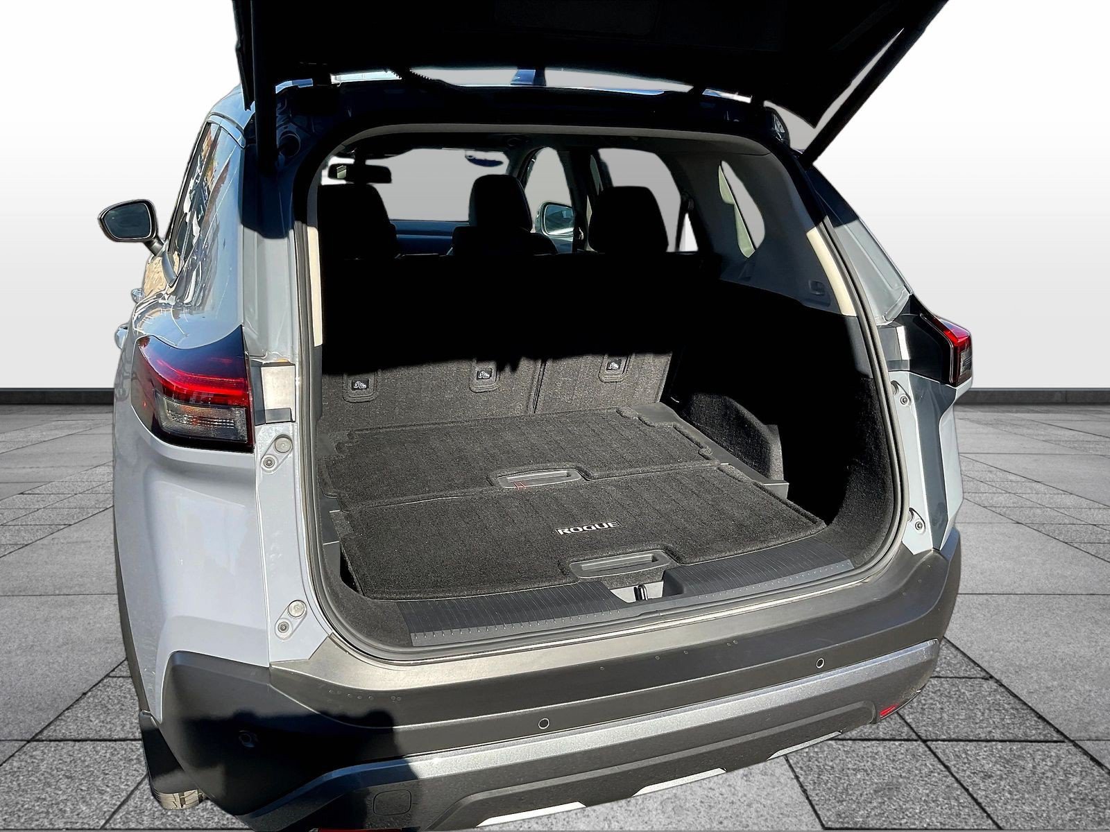 Certified 2023 Nissan Rogue SL w/ SL Premium Package AWD/4WD image 9