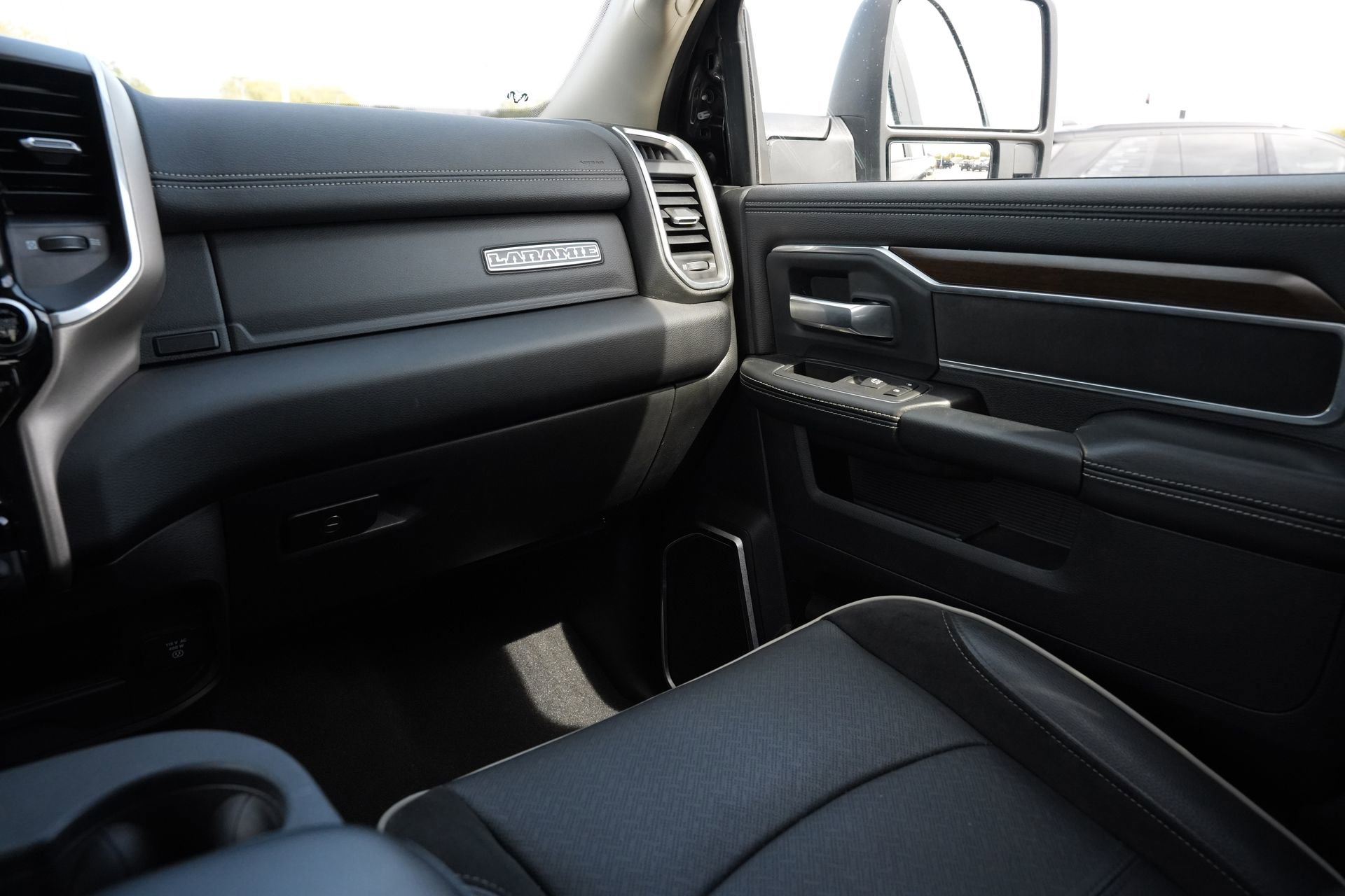 Used 2024 RAM 2500 Laramie image 8