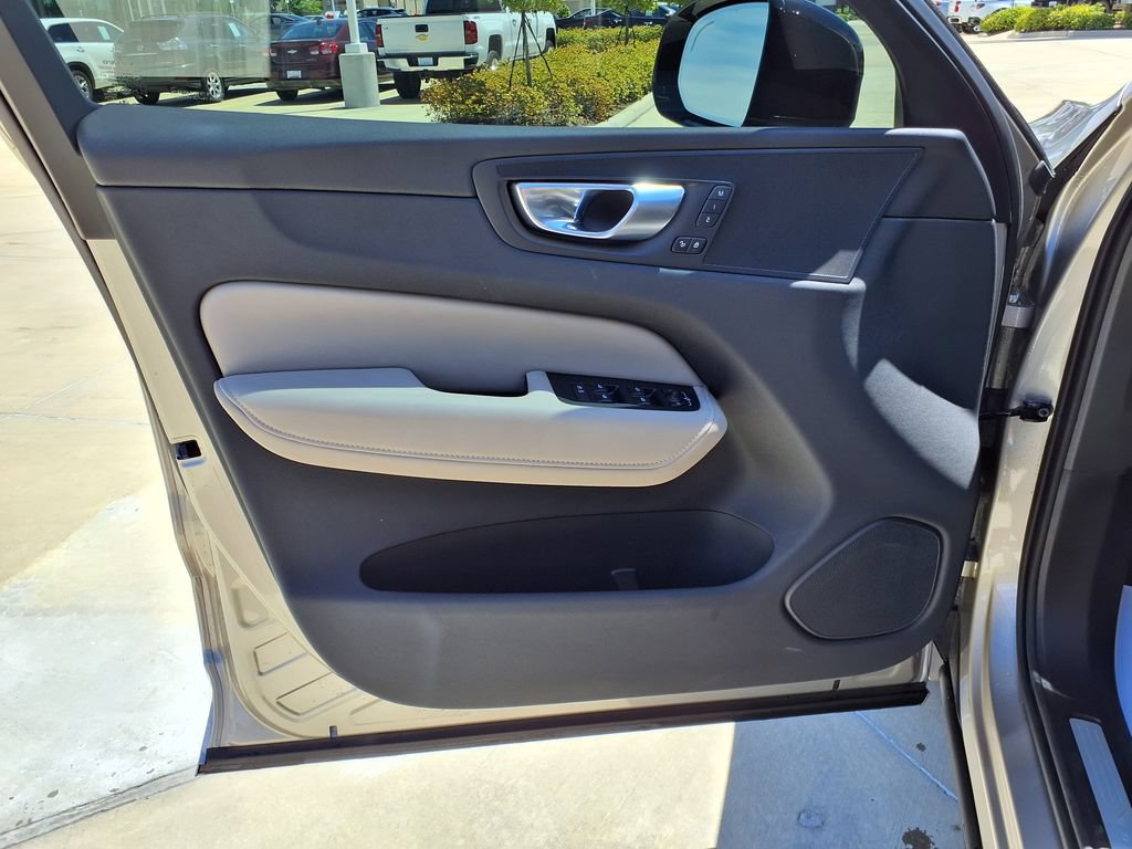 Certified 2026 Volvo XC60 B5 Plus w/ Protection Package Premier AWD/4WD image 14