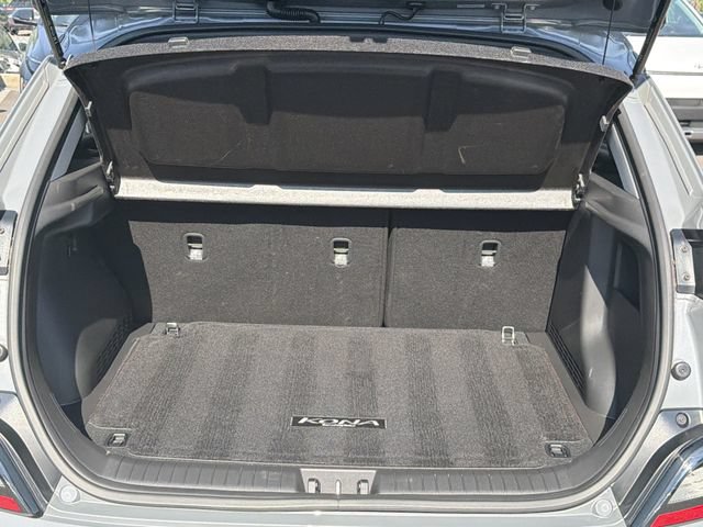 Used 2023 Hyundai Kona SE FWD image 18