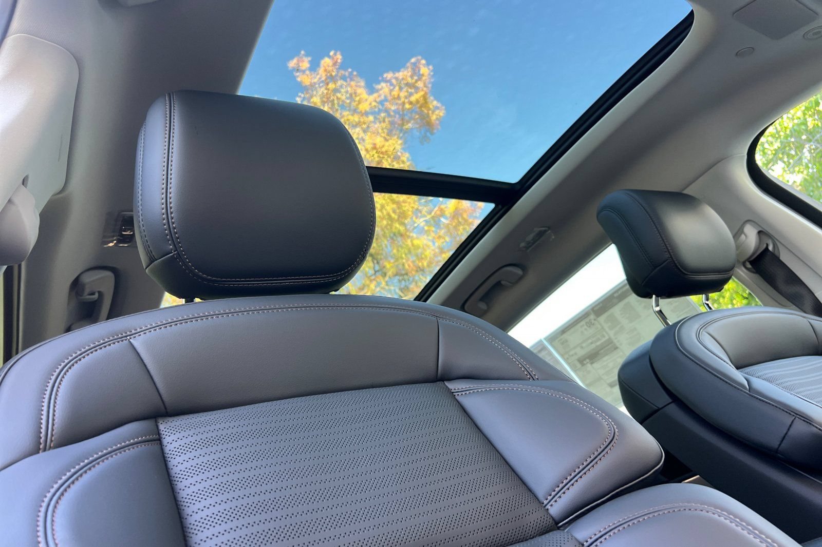 New 2026 Lincoln Nautilus Reserve AWD/4WD image 14