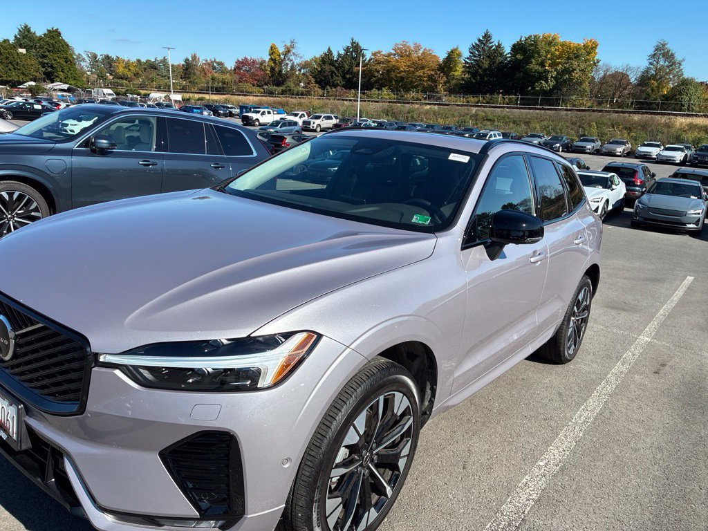 Used 2026 Volvo XC60 B5 Plus w/ Climate Package AWD/4WD image 2