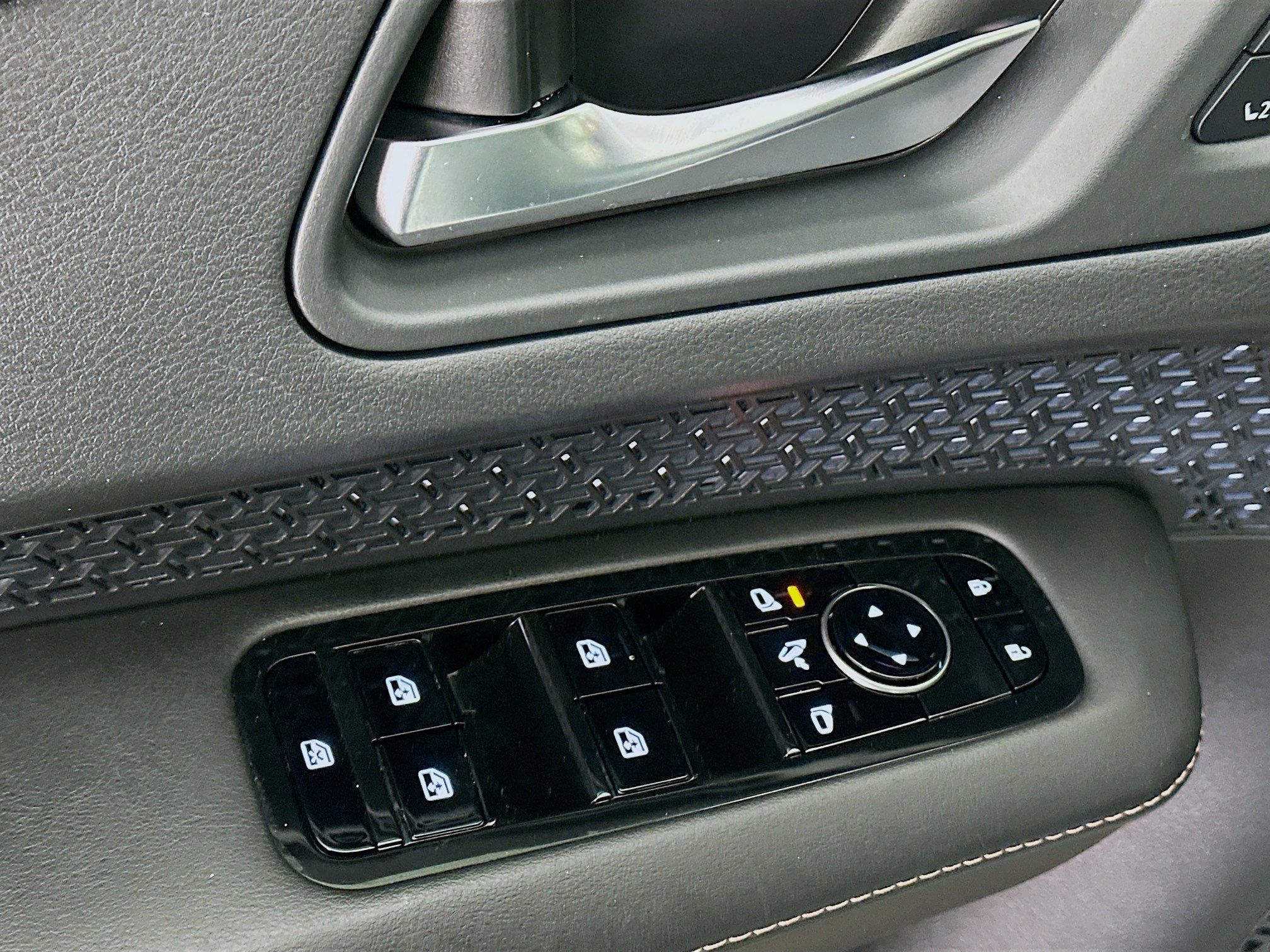 Used 2023 Nissan Ariya FWD image 15