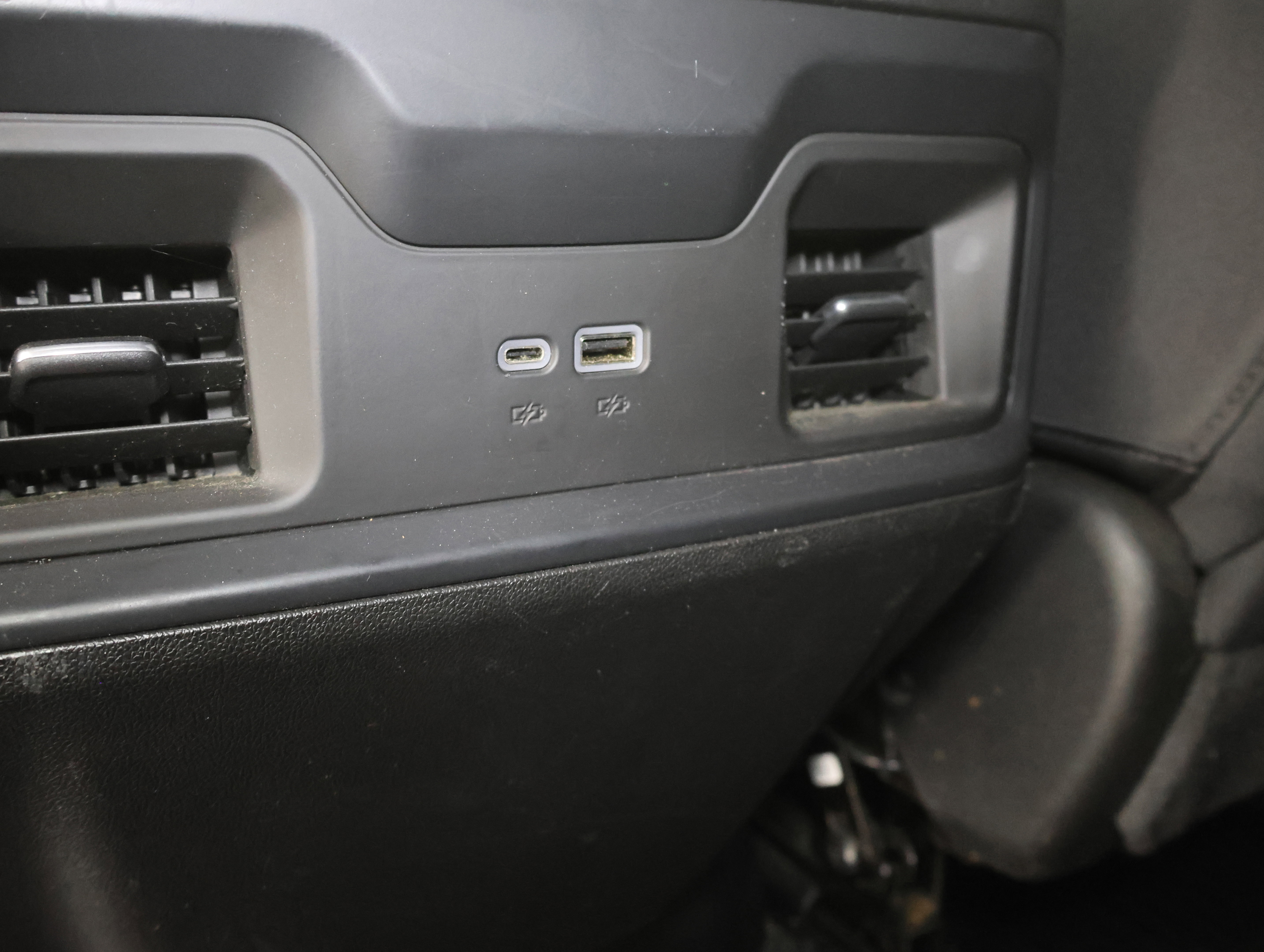 Used 2024 Chevrolet Silverado 2500 LT image 34