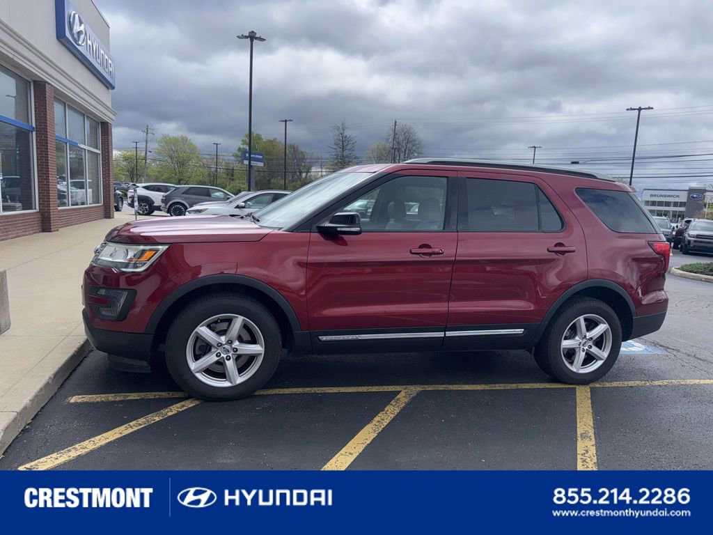 Used 2016 Ford Explorer XLT w/ Equipment Group 202A AWD/4WD image 5