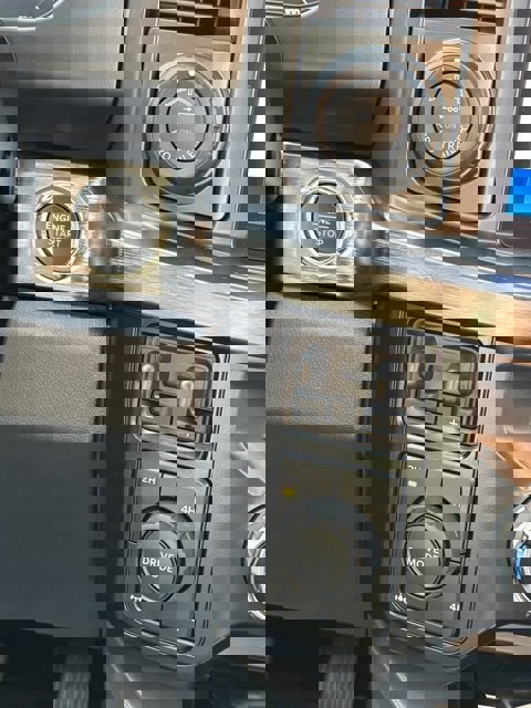 New 2025 Ford F250 Lariat w/ Lariat Ultimate Package image 23