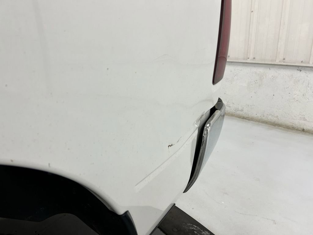 Used 2016 RAM 1500 Classic SLT AWD/4WD image 27