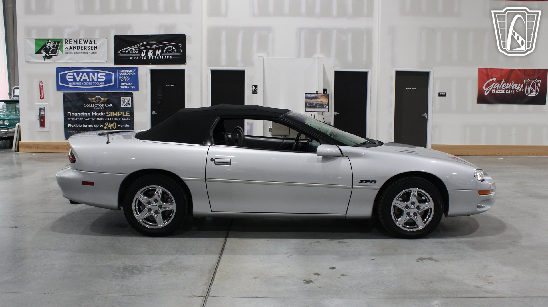 Used 1998 Chevrolet Camaro Z28 RWD image 21