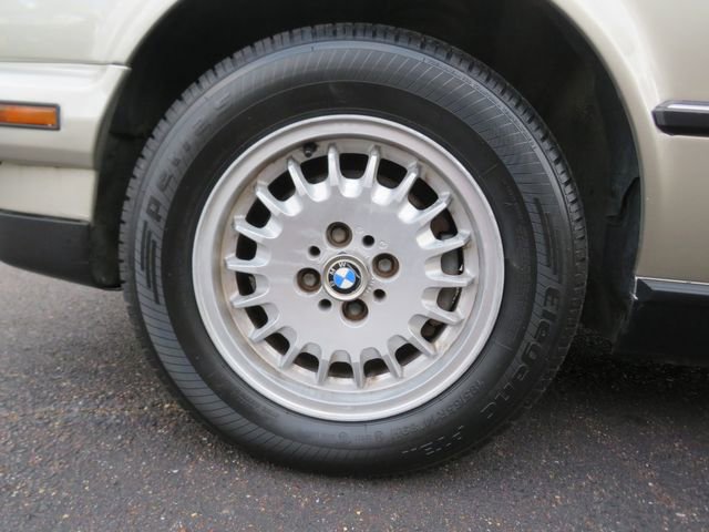 Used 1988 BMW 325i Convertible image 18