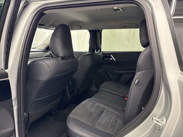 Used 2025 Mitsubishi Outlander SE AWD/4WD image 17