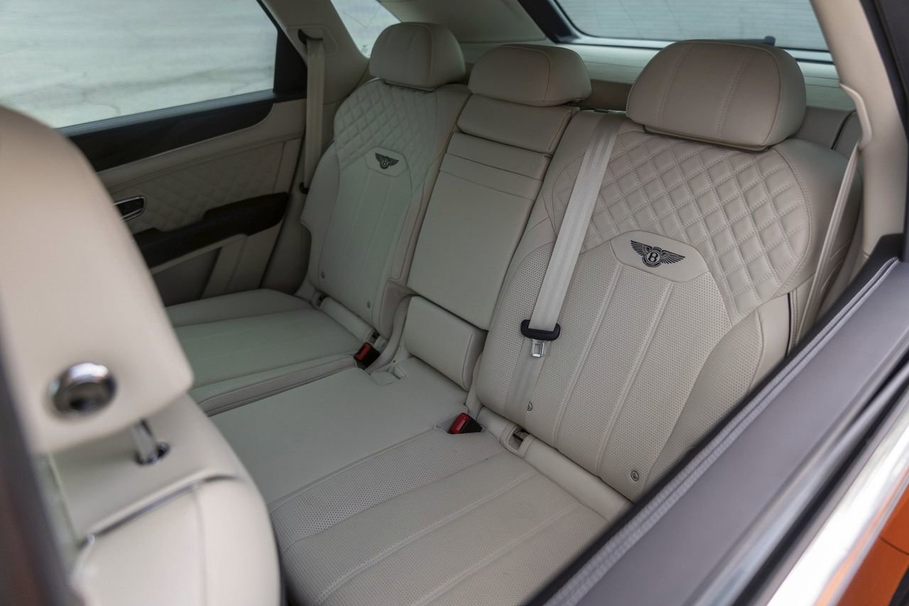 Used 2021 Bentley Bentayga AWD/4WD image 42