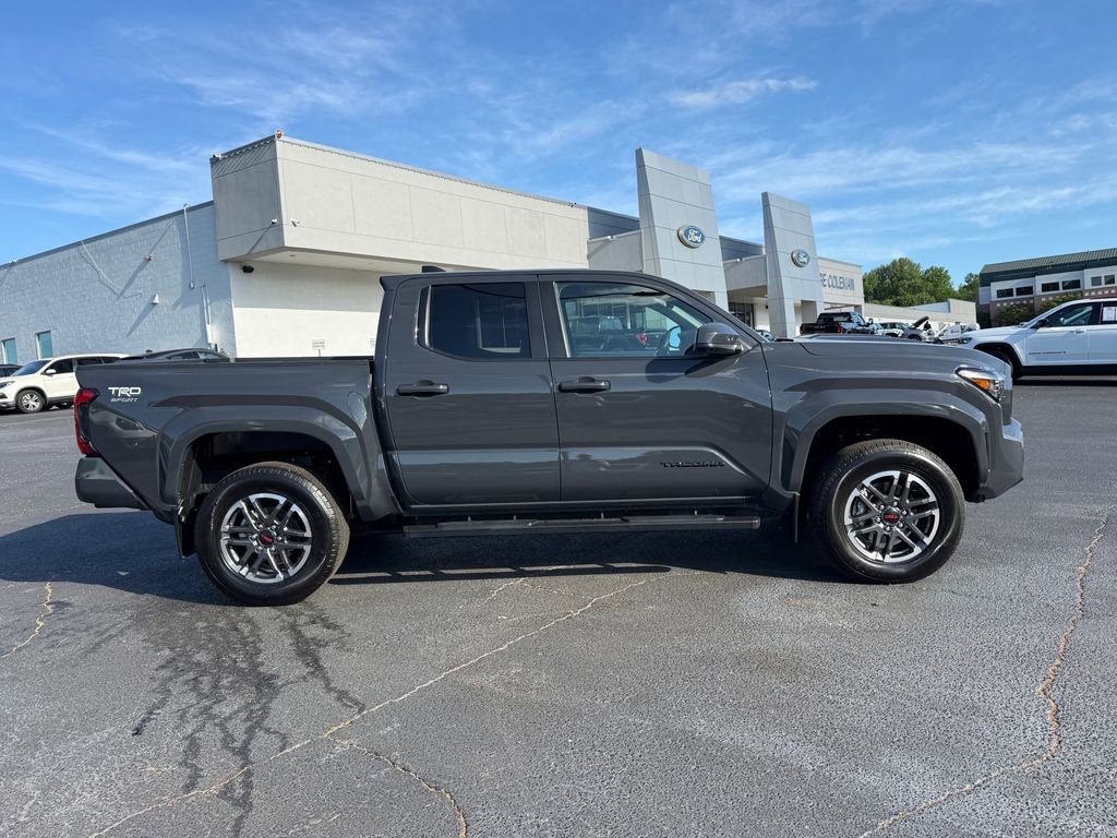 Used 2024 Toyota Tacoma TRD Sport AWD/4WD image 3