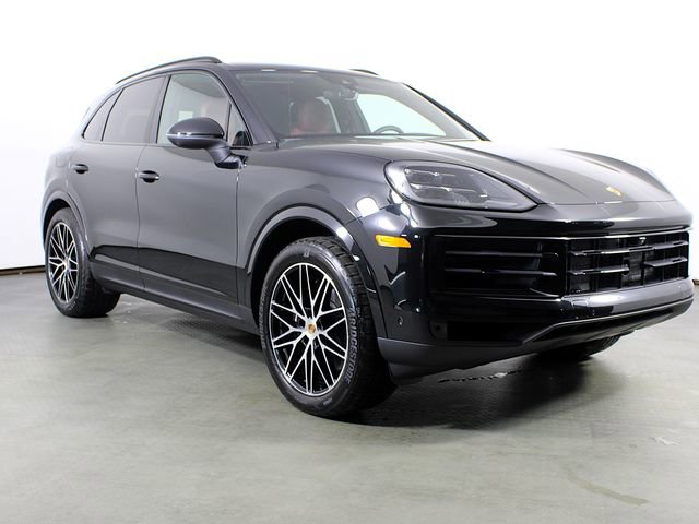 Certified 2025 Porsche Cayenne image 9