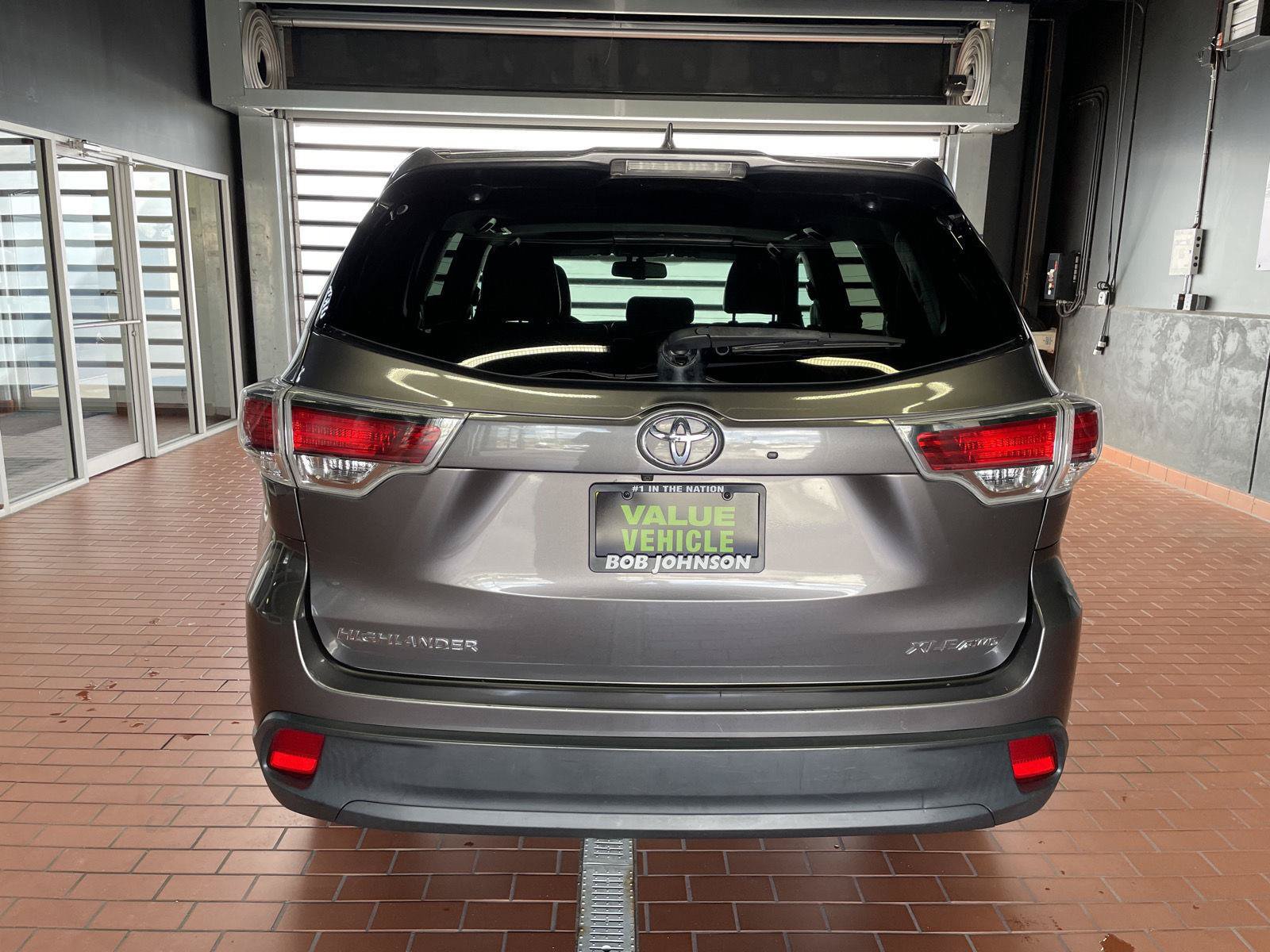 Used 2016 Toyota Highlander XLE AWD/4WD image 6