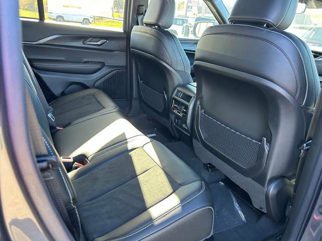 New 2025 Jeep Grand Cherokee 4WD image 21