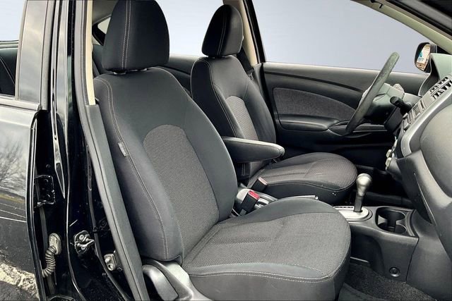 Used 2014 Nissan Versa SV w/ Convenience Package image 25