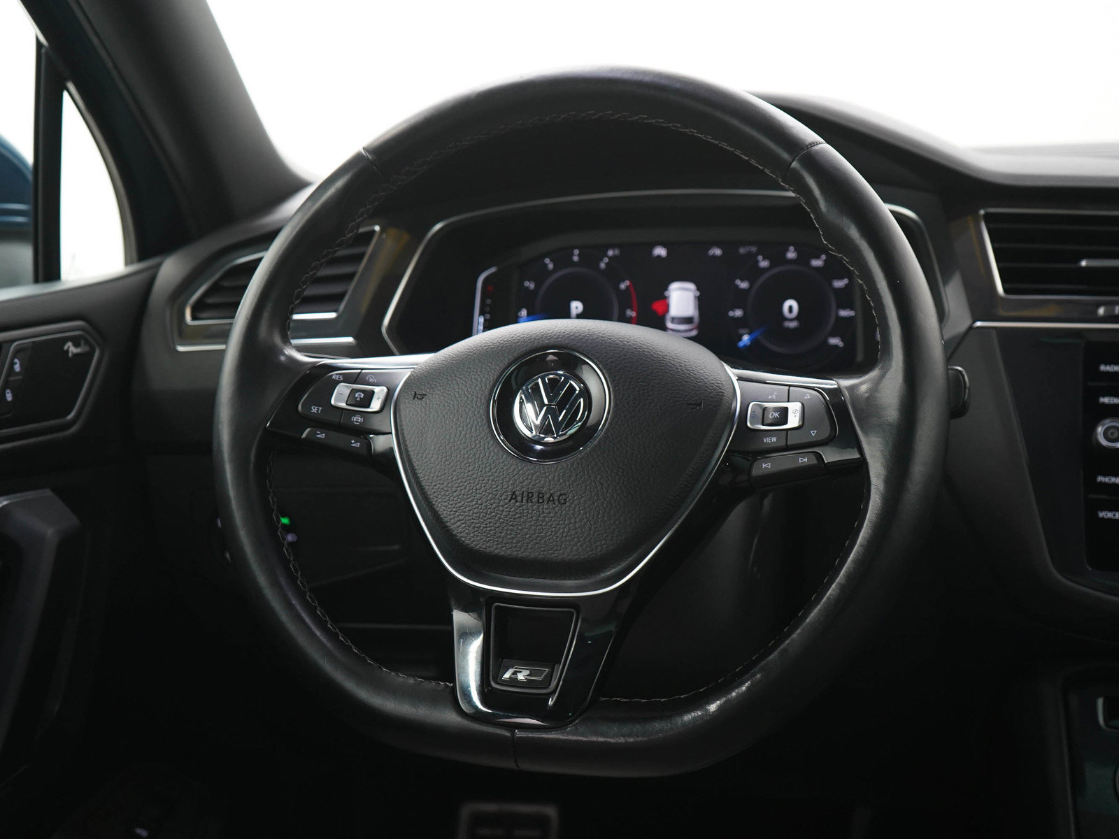 Used 2020 Volkswagen Tiguan SEL Premium R-Line AWD/4WD image 17