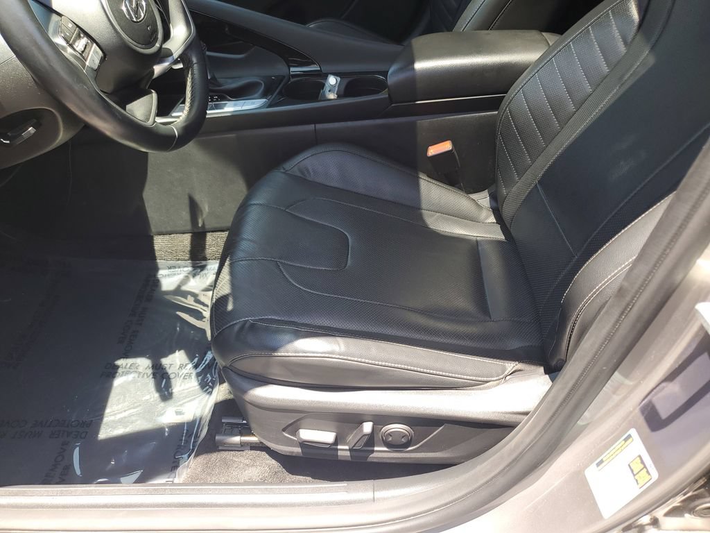 Used 2022 Hyundai Elantra Limited w/ Cargo Package FWD image 22