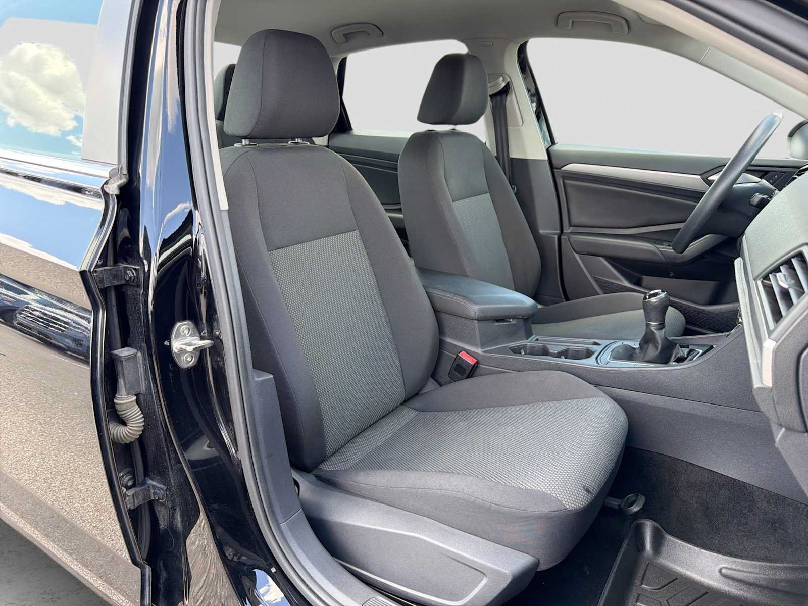 Used 2019 Volkswagen Jetta S w/ Driver Assistance Package FWD image 21