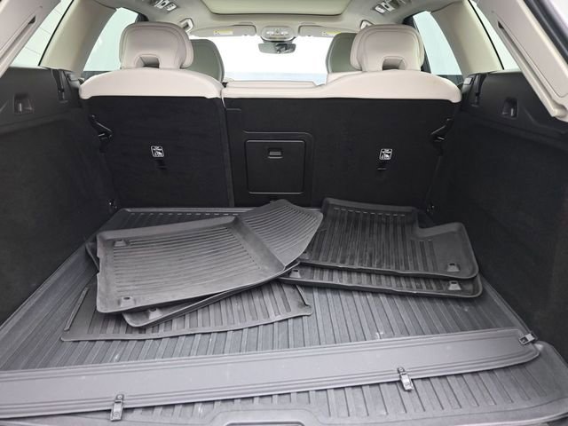 Used 2023 Volvo XC60 B5 Plus w/ Climate Package image 31
