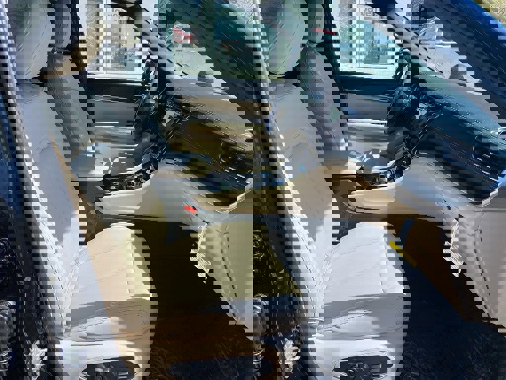 New 2025 Jeep Grand Cherokee L Limited w/ Black Appearance Package image 11