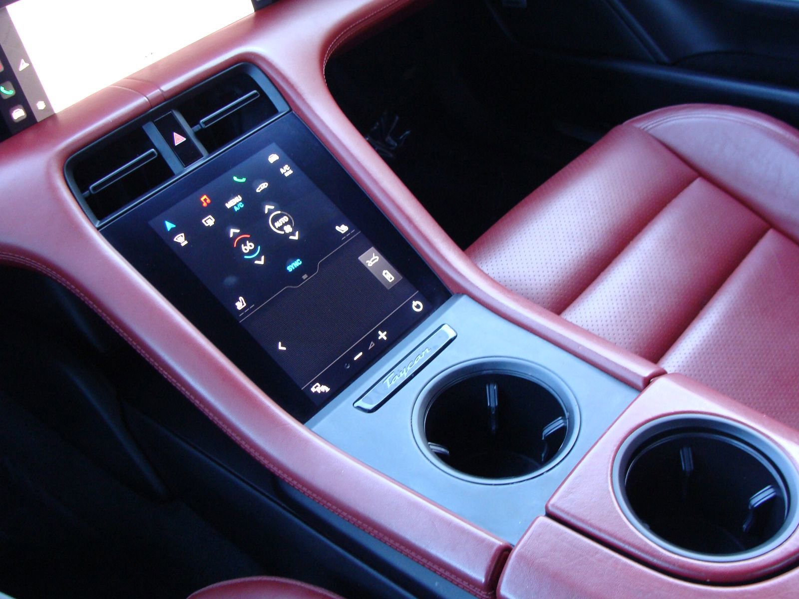 Used 2020 Porsche Taycan 4S image 17