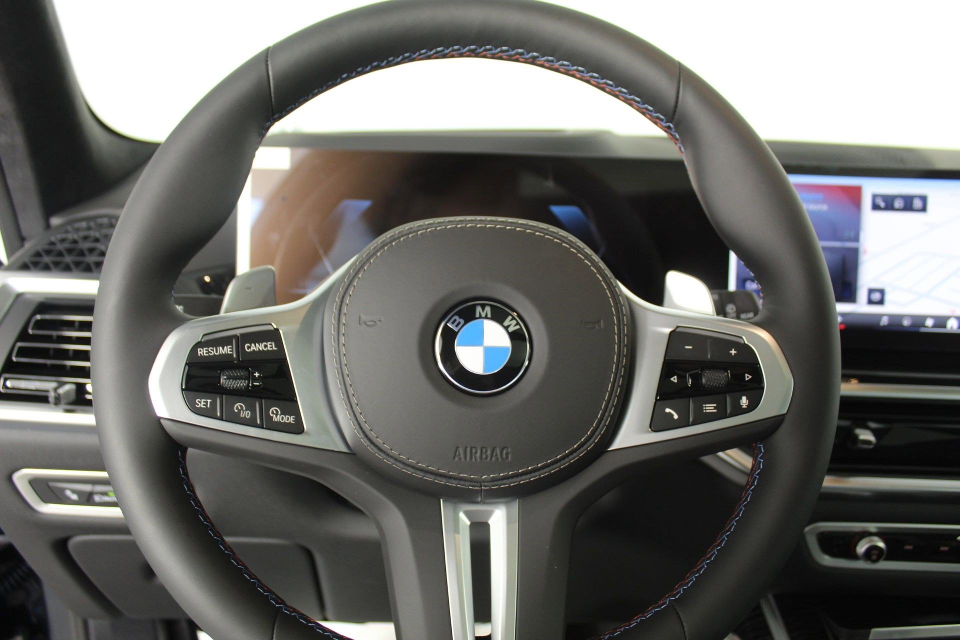 New 2026 BMW X7 M60i image 14