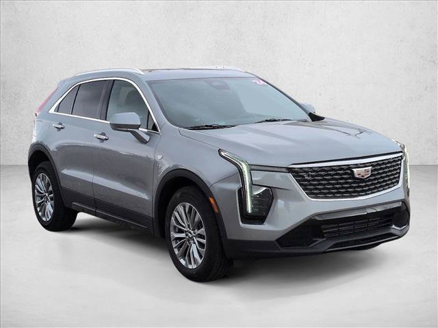 Used 2023 Cadillac XT4 Premium Luxury image 3