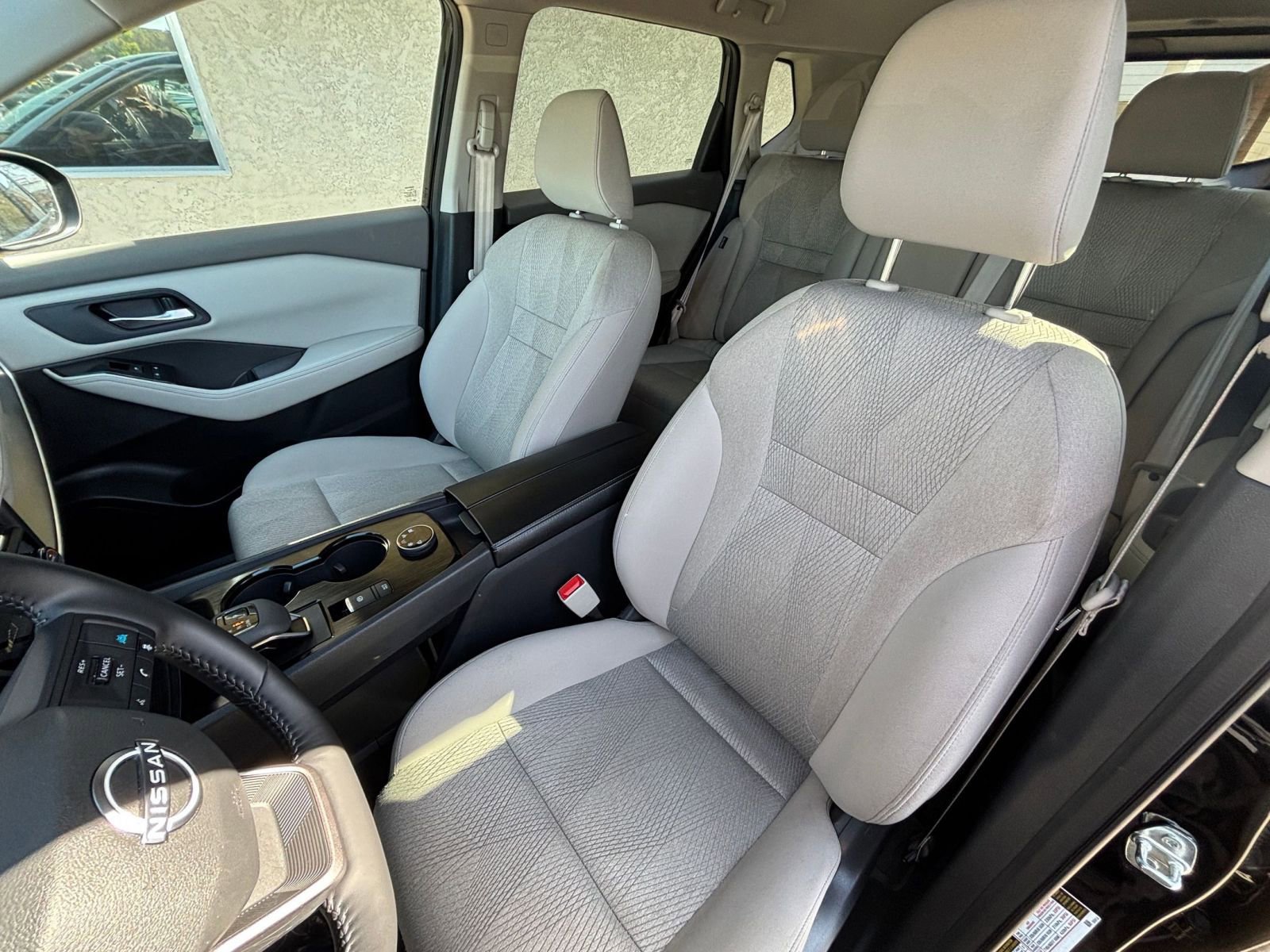 Used 2025 Nissan Rogue SV AWD/4WD image 38