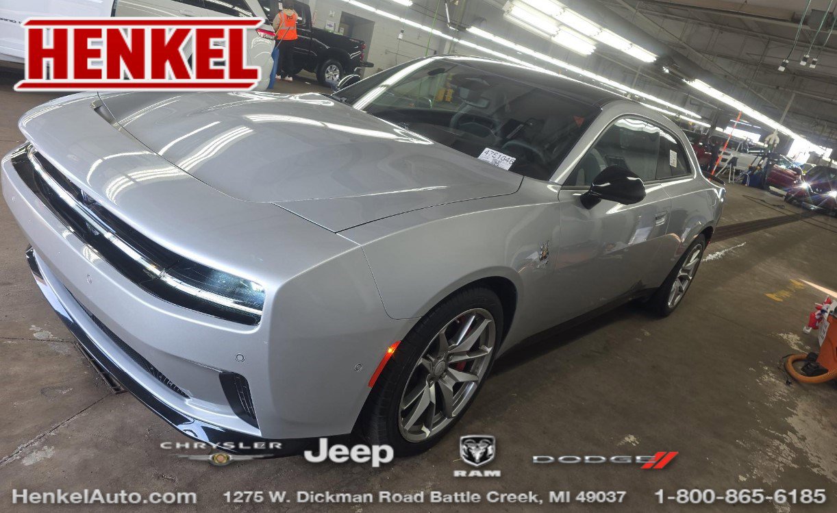 Used 2024 Dodge Charger Daytona Scat Pack w/ Plus Group AWD/4WD image 1