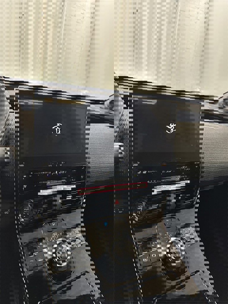 Used 2023 Toyota bZ4X Limited image 20