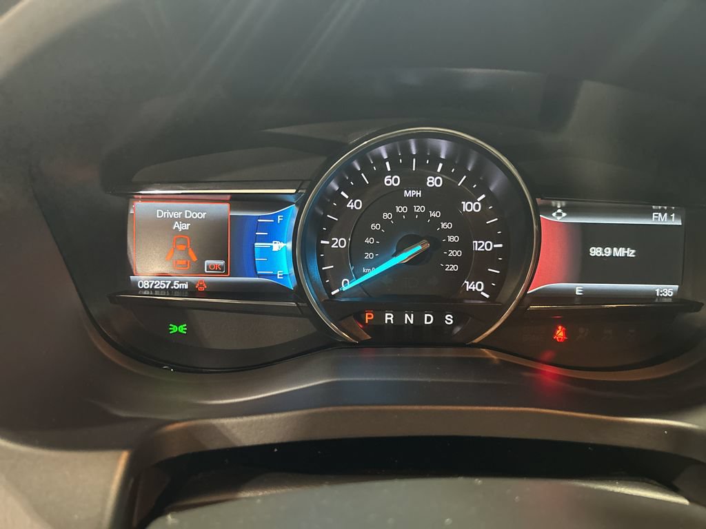 Used 2018 Ford Explorer XLT w/ Equipment Group 201A FWD image 9