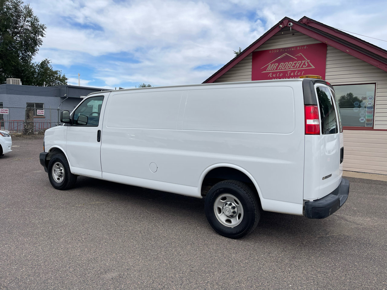 Used 2020 Chevrolet Express 2500 Extended w/ Communications Package image 3