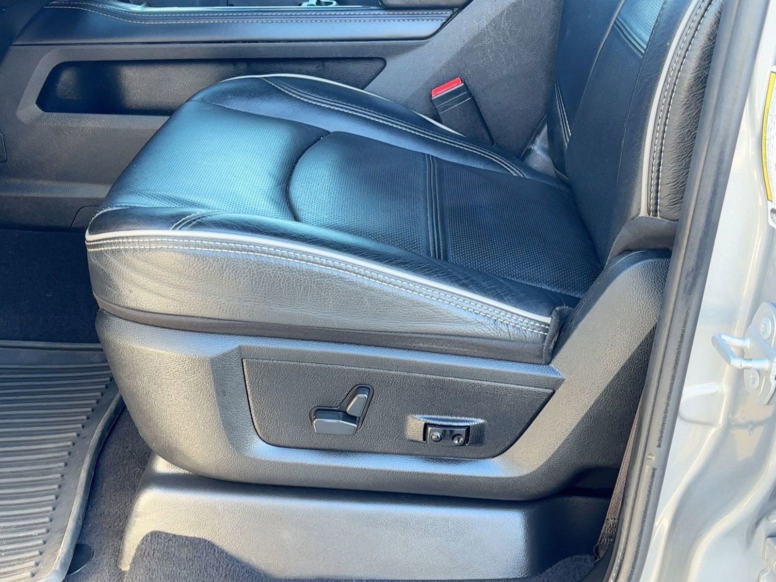 Used 2021 RAM 3500 Limited image 14