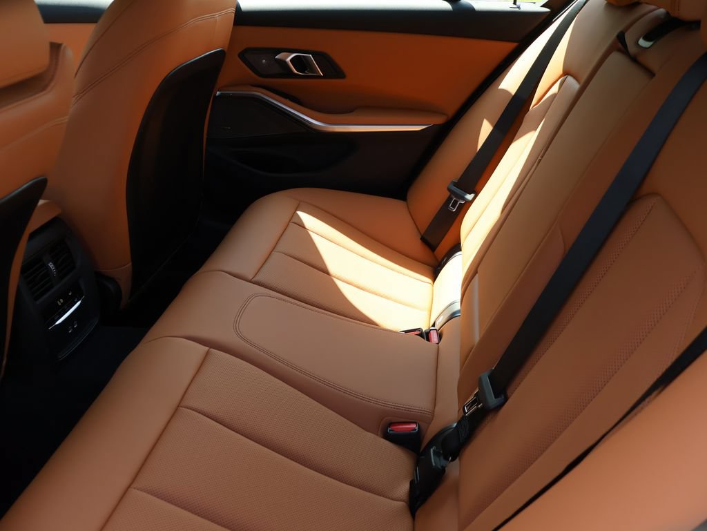 Certified 2025 BMW 330i xDrive Sedan w/ Premium Package AWD/4WD image 22