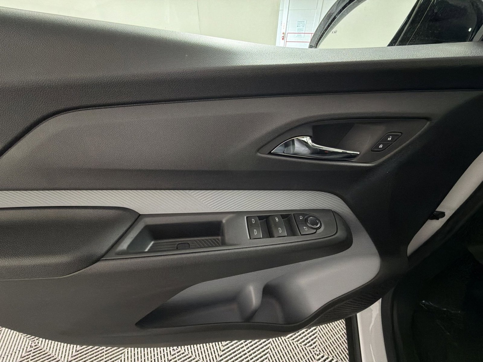 New 2027 Chevrolet Bolt LT w/ Comfort Package image 15