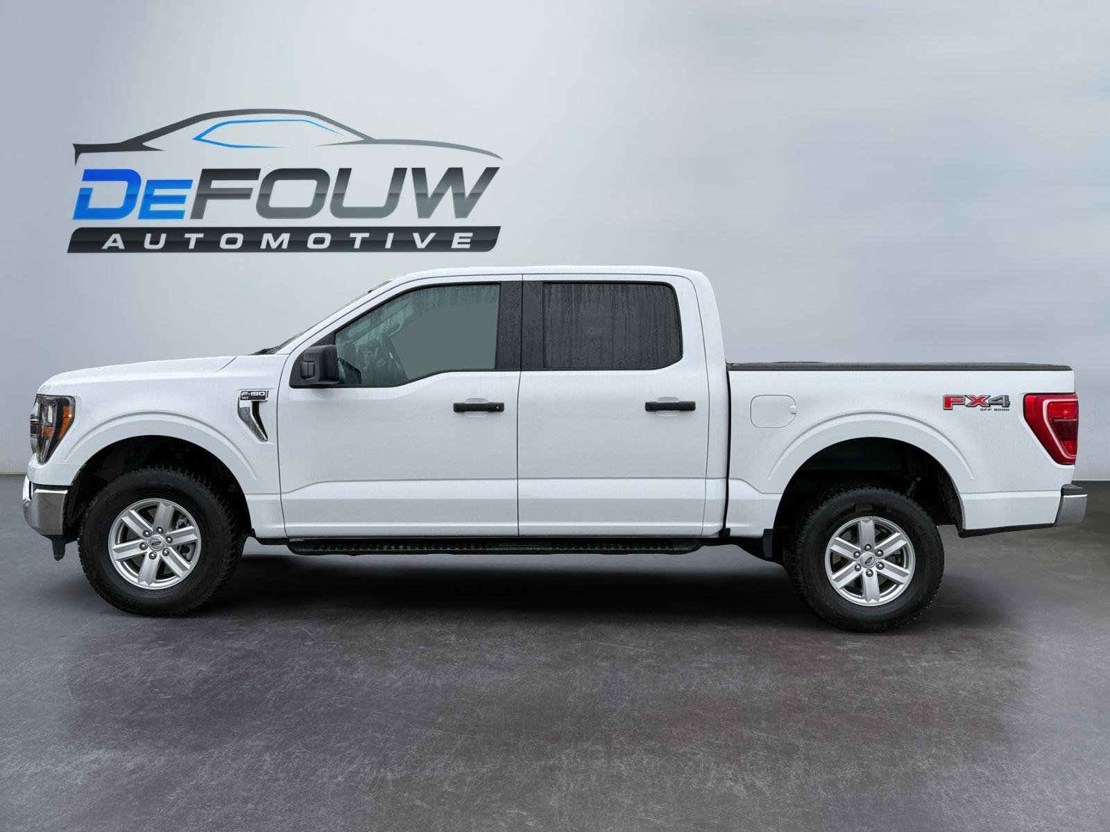 Used 2023 Ford F150 XLT w/ Trailer Tow Package image 6