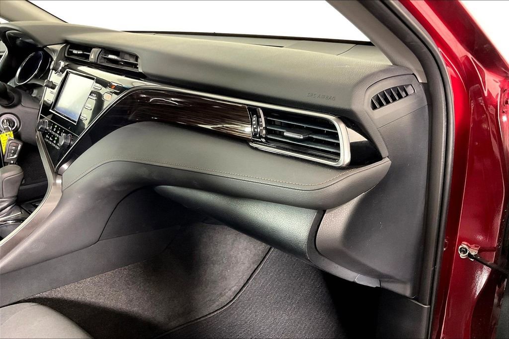 Used 2019 Toyota Camry LE image 22