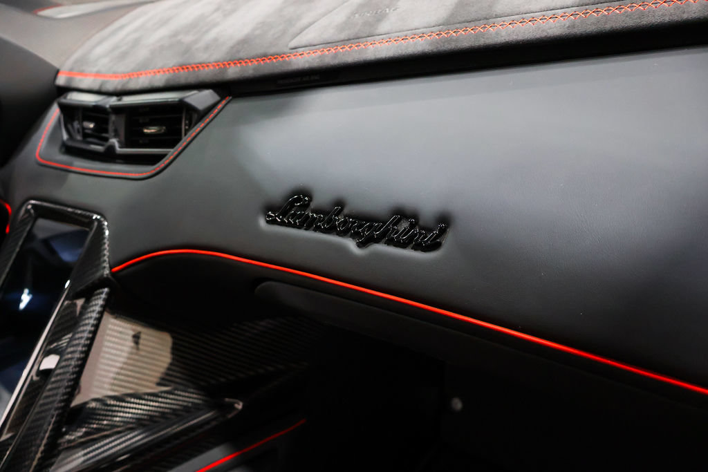 Used 2021 Lamborghini Sian Coupe AWD/4WD image 39