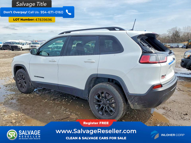Used 2023 Jeep Cherokee Altitude Lux AWD/4WD image 3