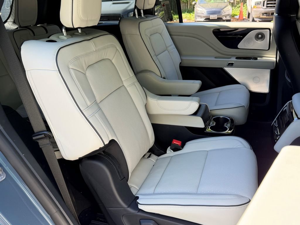New 2026 Lincoln Aviator Black Label w/ Black Label Special Edition AWD/4WD image 17