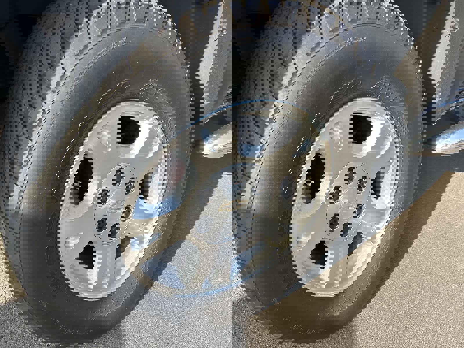 Used 2005 Chevrolet Avalanche Z71 w/ Sun And Sound Package image 30