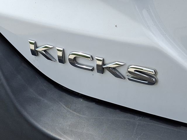 Used 2020 Nissan Kicks S FWD image 12